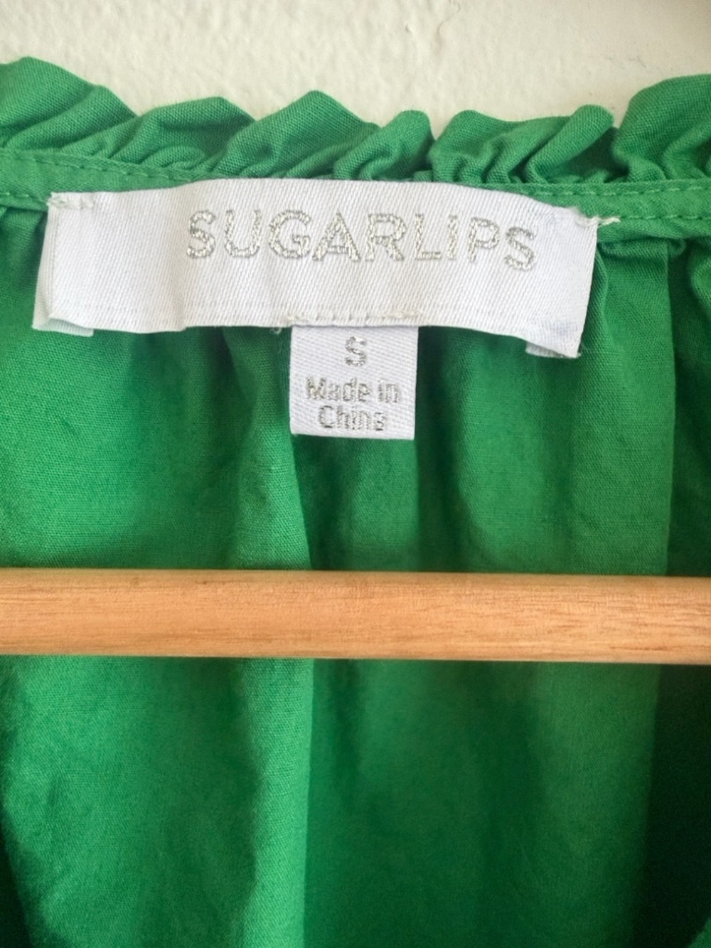 Sugarlips Risette Ruffle Cap Sleeve Split Neck Top Size S - Picture 5 of 7
